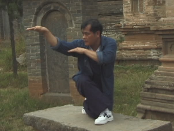 Chang Hong posture training in a temple courtyard